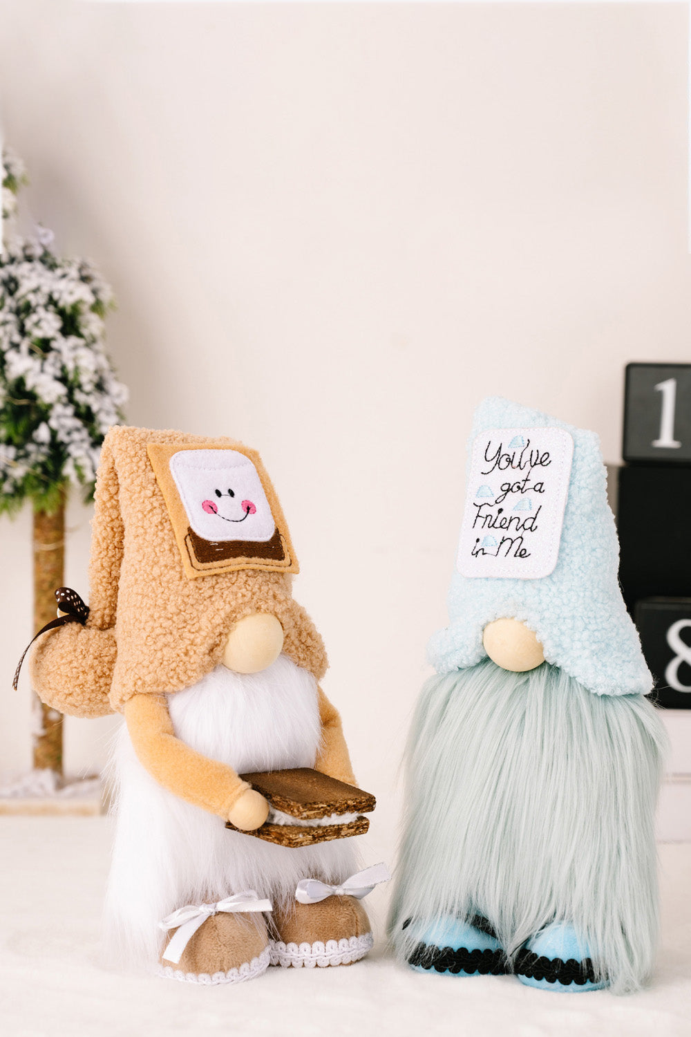 Mother's Day Pom-Pom Trim Faceless Gnome